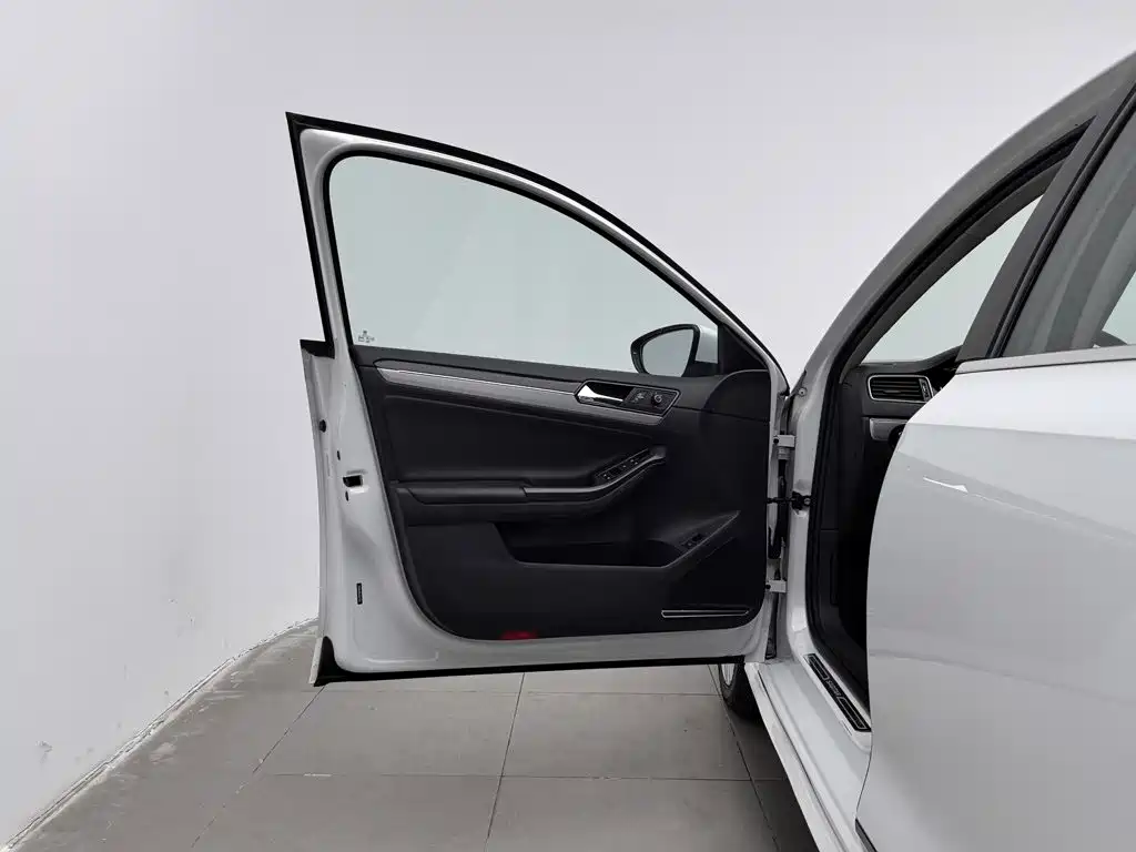 Volkswagen Sagitar — миниатюра 8