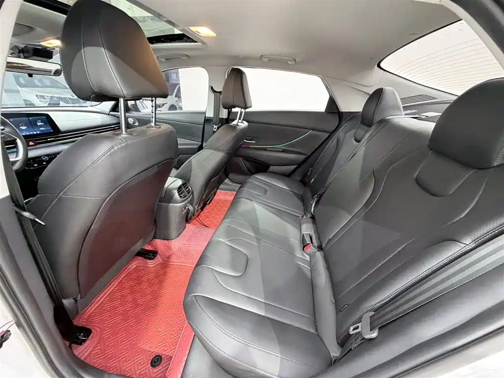 Hyundai Elantra 2022 1.5L CVT LUX Luxury