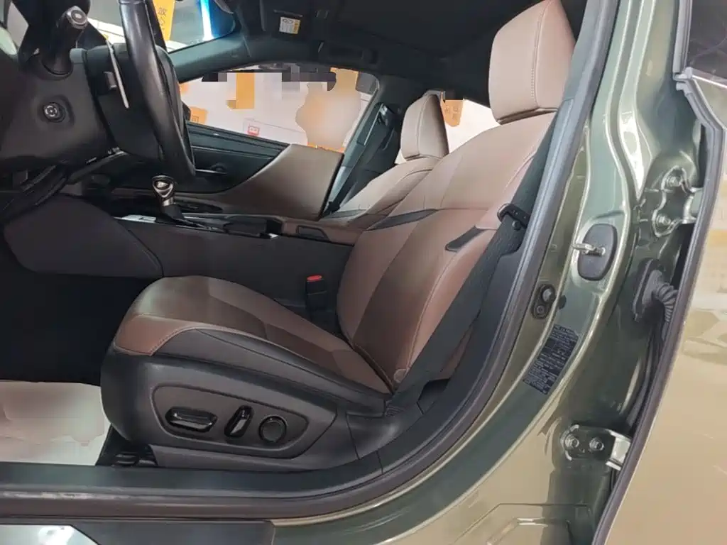 Lexus ES — миниатюра 15
