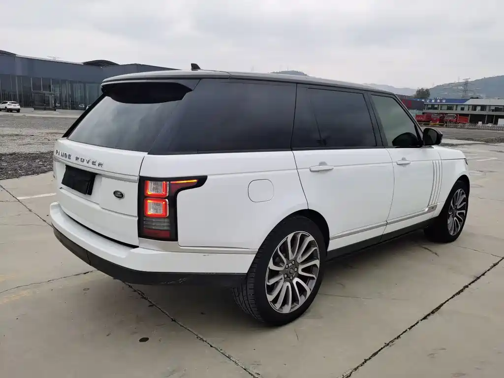 Land Rover Range Rover — миниатюра 6