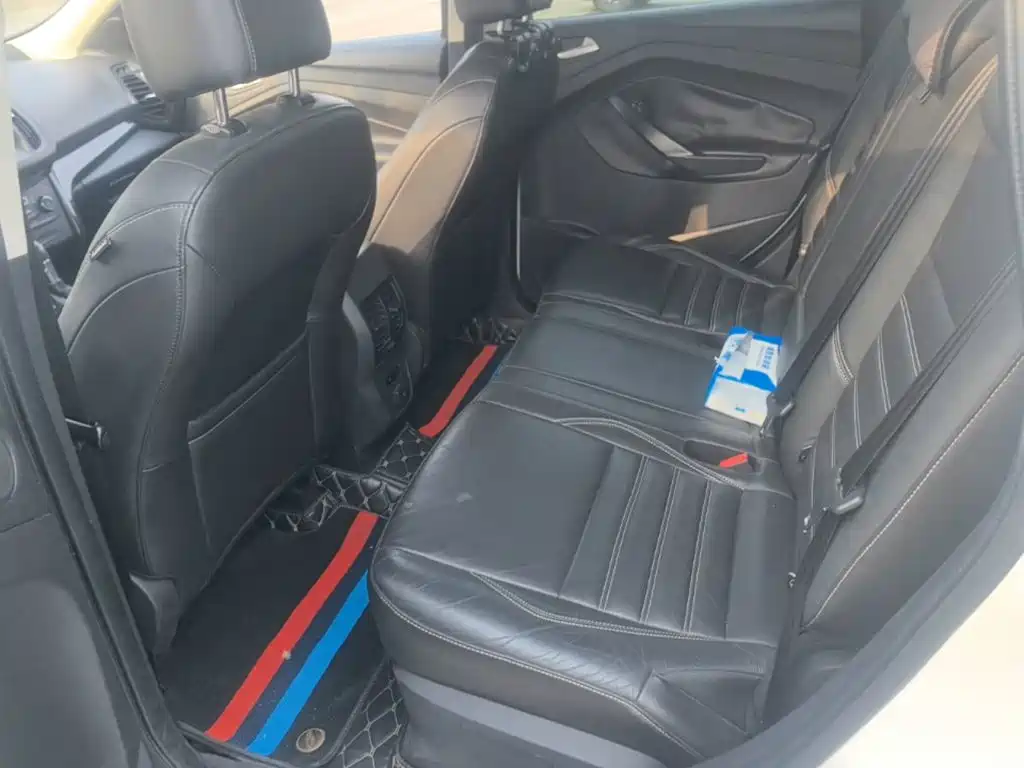 Ford Kuga — миниатюра 17