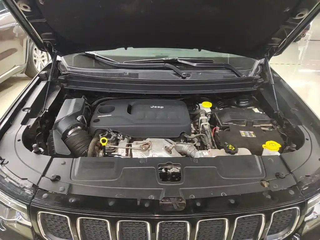 Jeep Grand Commander — миниатюра 20