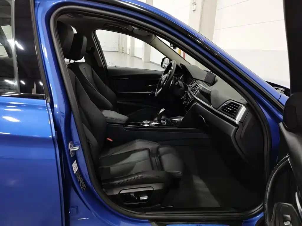 BMW 3 Series — миниатюра 23