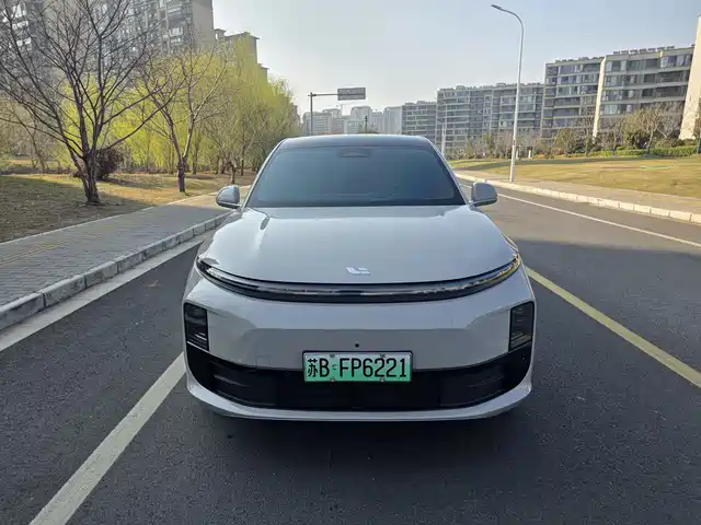 Li Auto IDEAL L6 2024