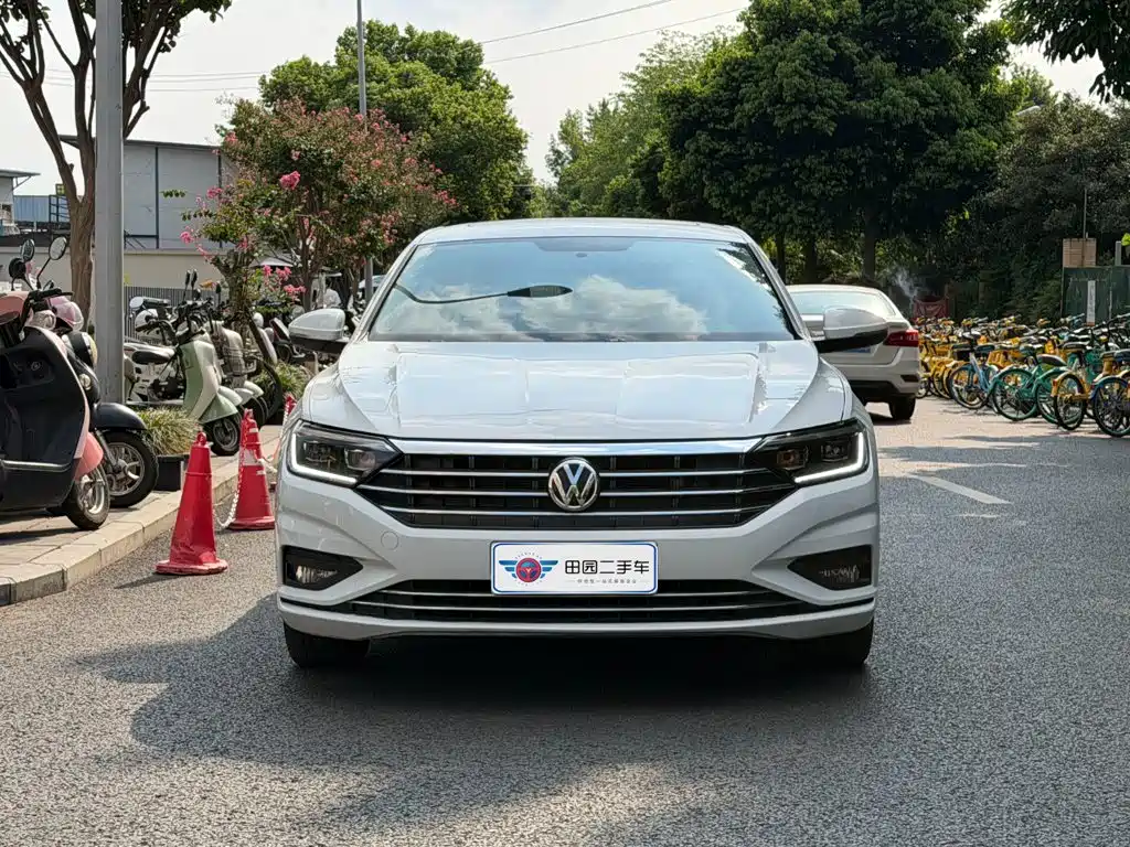 Volkswagen Sagitar — миниатюра 2