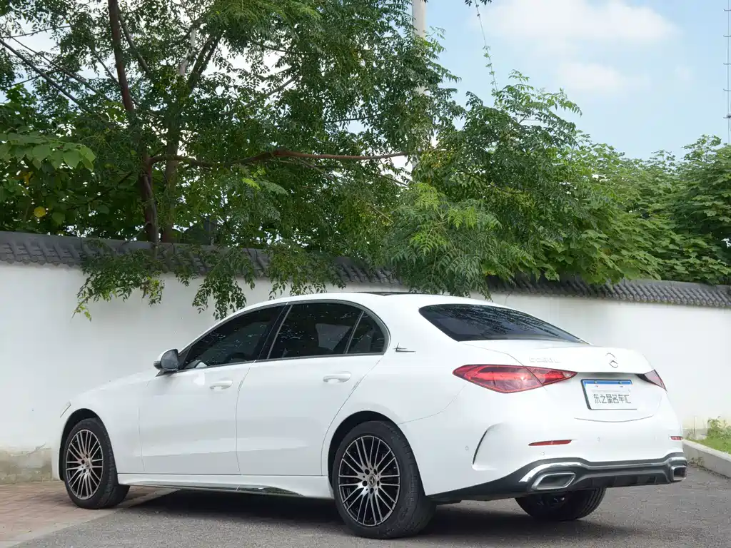 Mercedes-Benz C-Class — миниатюра 13
