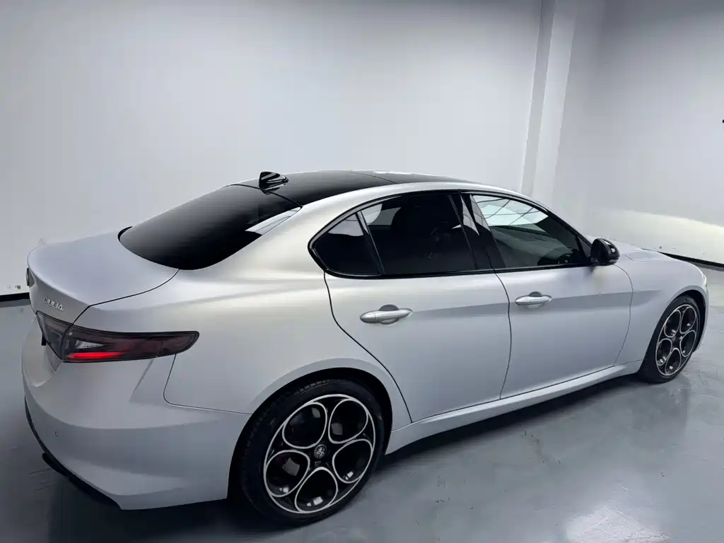 Alfa Romeo Giulia — миниатюра 10