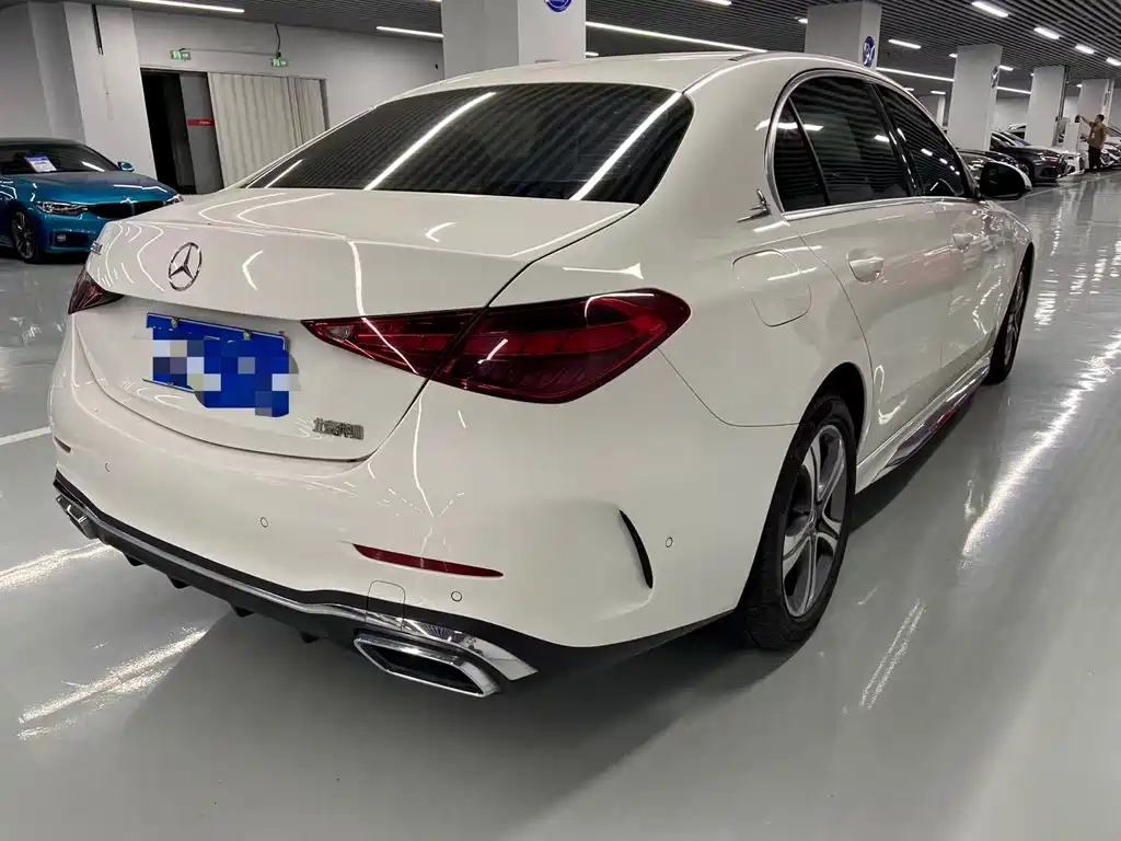 Mercedes-Benz C-Class — миниатюра 13