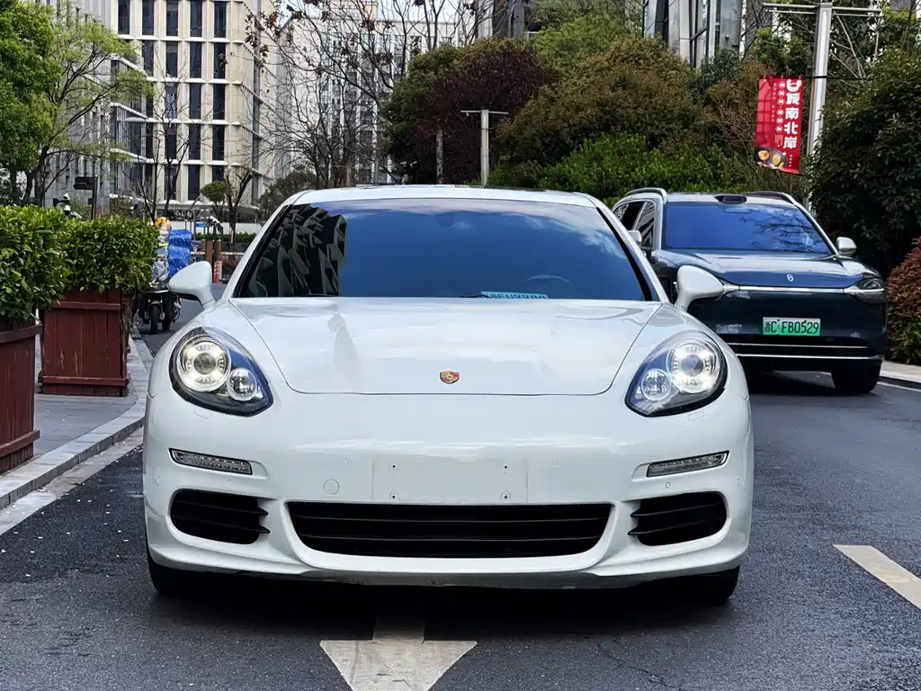 Porsche Panamera 2013 Panamera Platinum Edition 3.6L