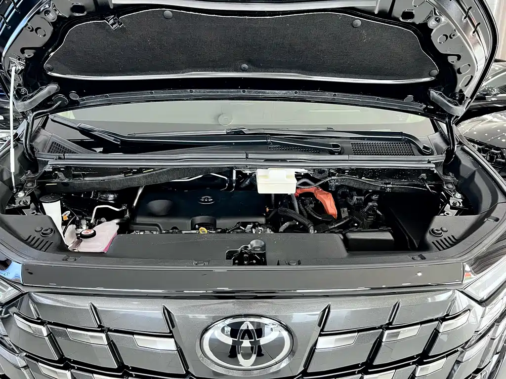 Toyota Alphard — миниатюра 31