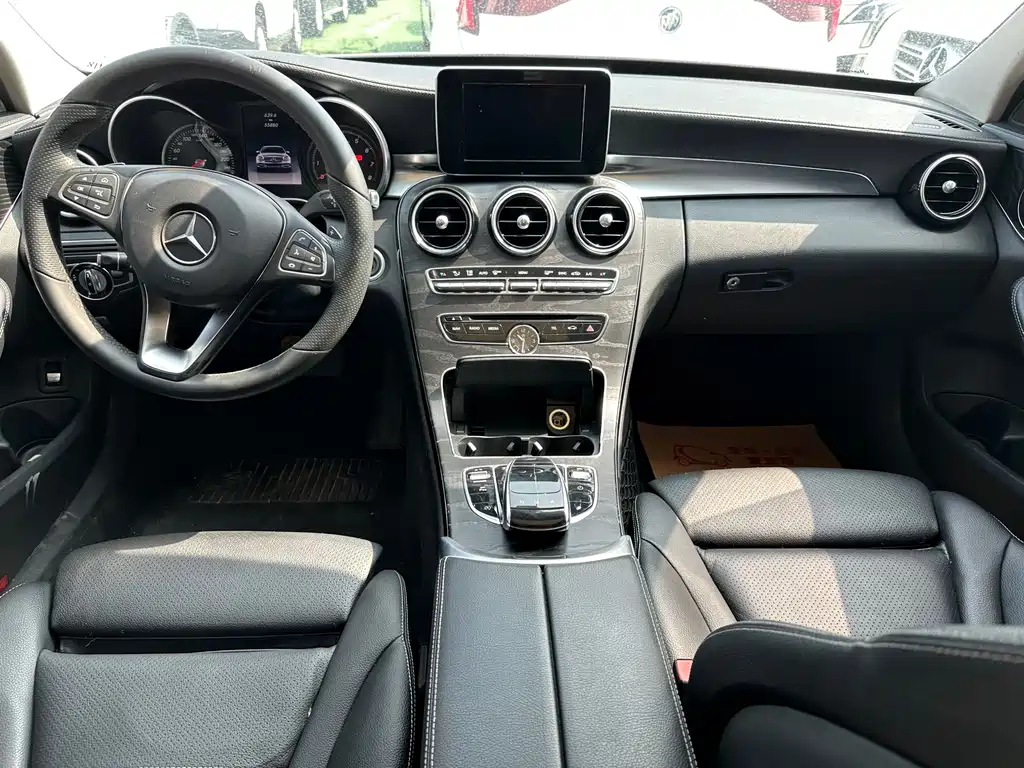 Mercedes-Benz C-Class — миниатюра 7