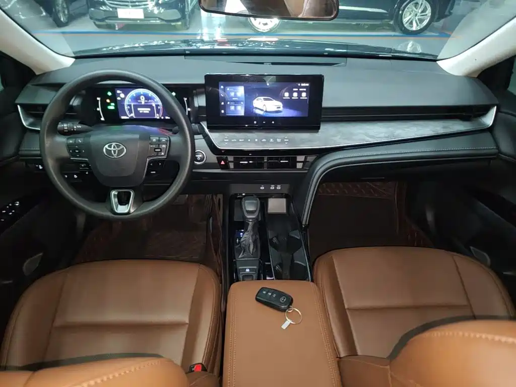 Toyota Camry — миниатюра 10