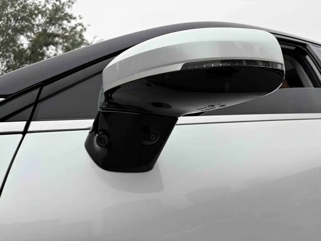 XPeng P5 — миниатюра 4