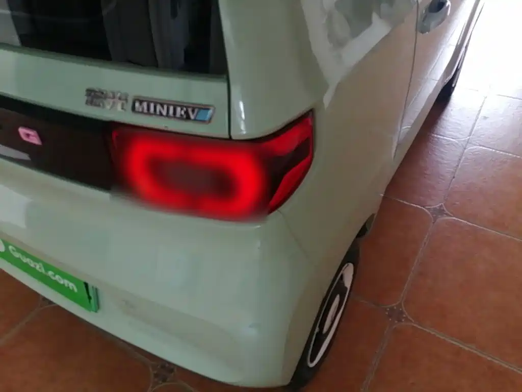 Wuling MINIEV — миниатюра 8