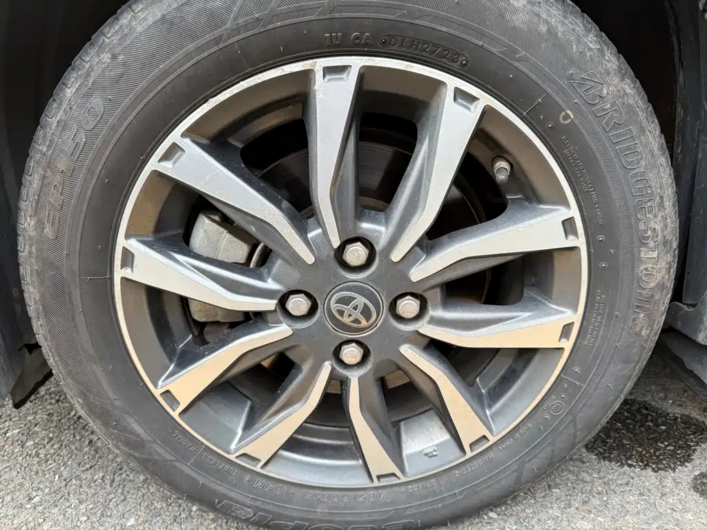 TOYOTA YARIS L ZHIXUAN