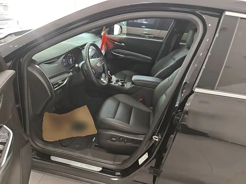 Cadillac XT4 — миниатюра 15