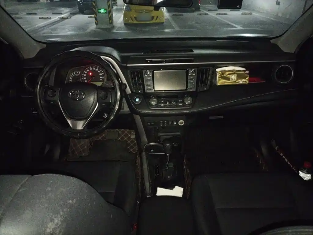 Toyota RAV4 — миниатюра 13