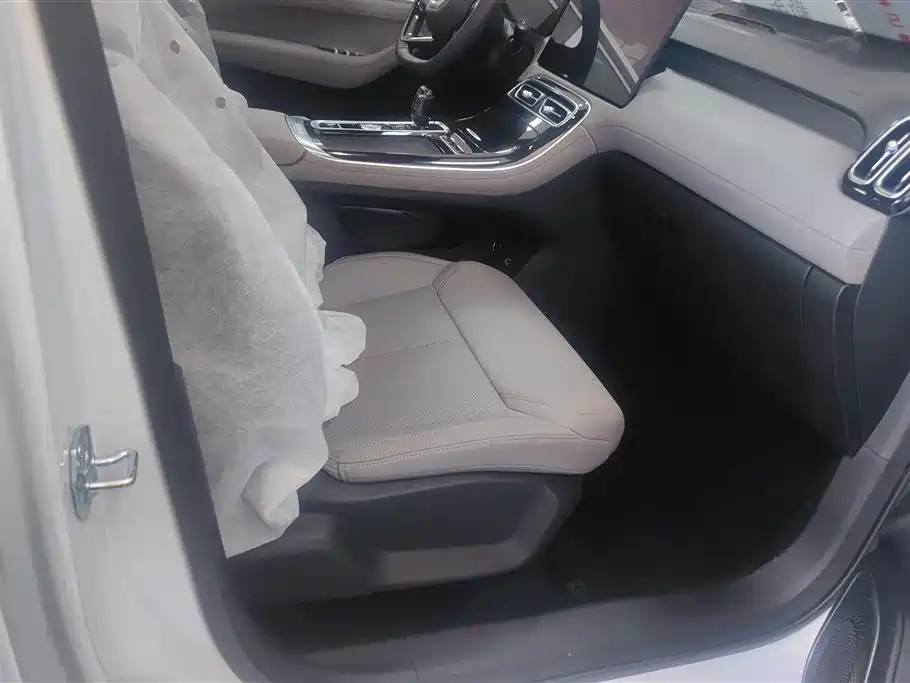 Geely Boyue L L 2025 1.5TD DCT