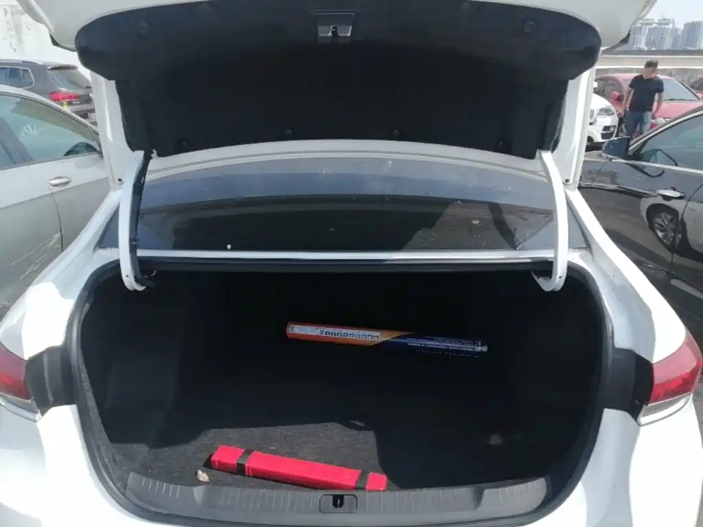 Buick Excelle — миниатюра 19