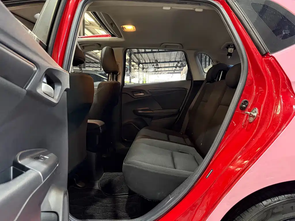 Honda Fit 1.5L LXS CVT Comfort Sunroof Edition, фото 5