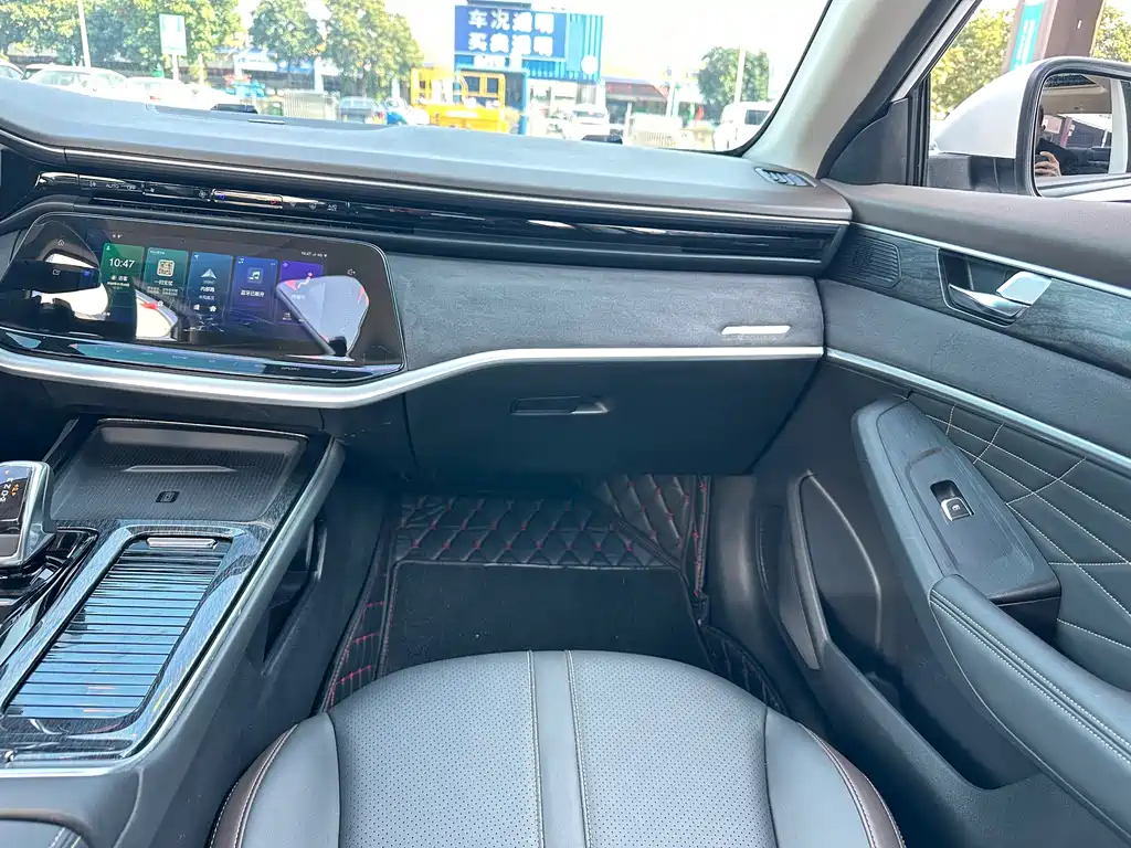 DONGFENG YI HYUN MAX