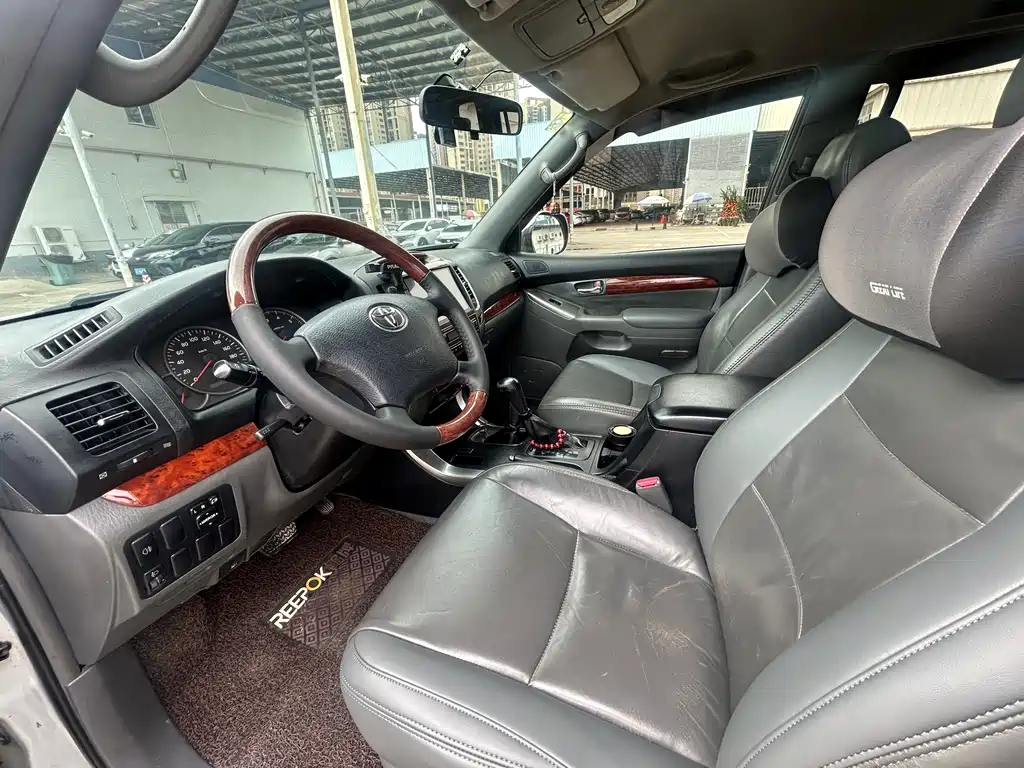 Toyota Land Cruiser Prado 2004 GX 2.7 AT