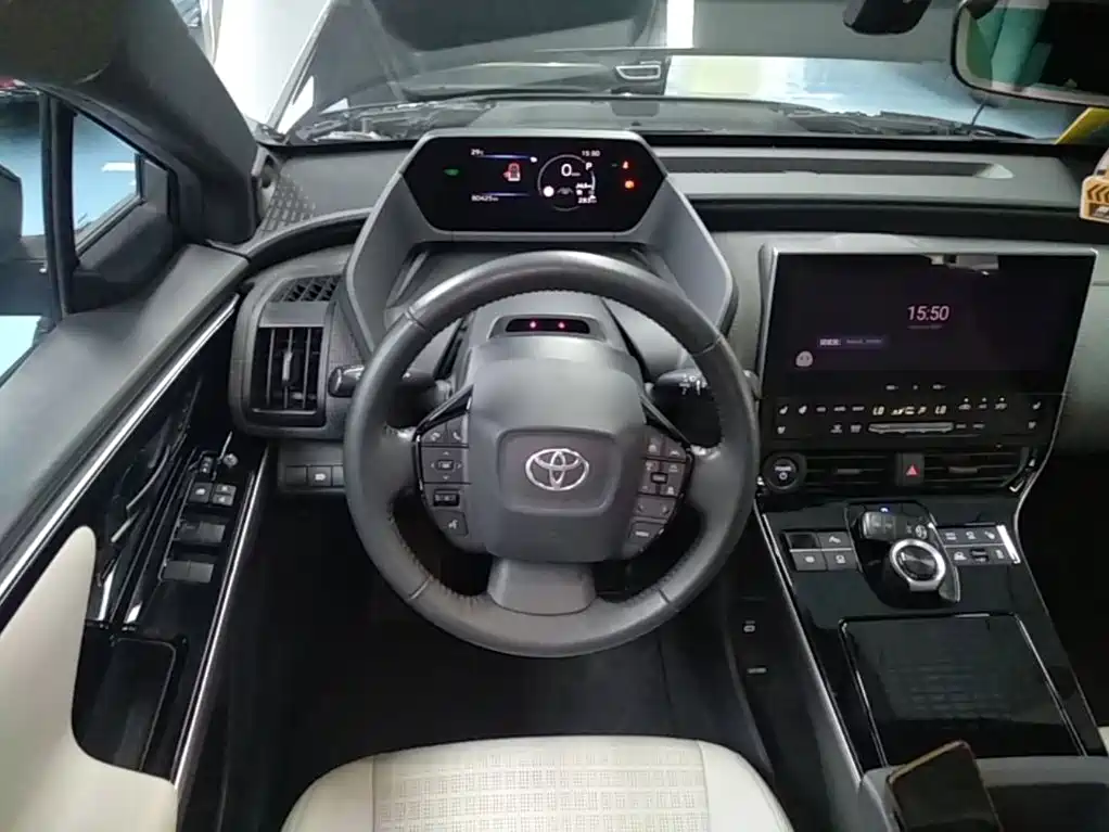 Toyota bZ4X — миниатюра 11