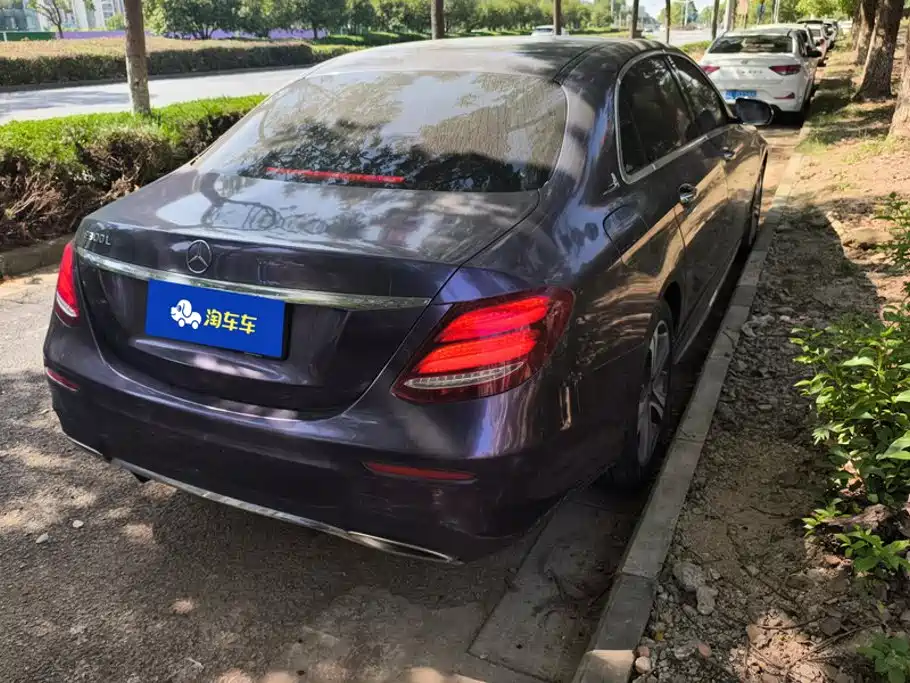 Mercedes-Benz E-Class — миниатюра 3