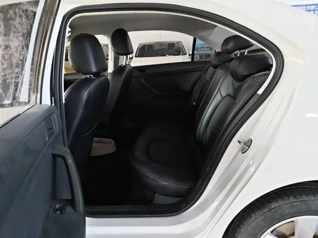 Skoda Rapid — миниатюра 17
