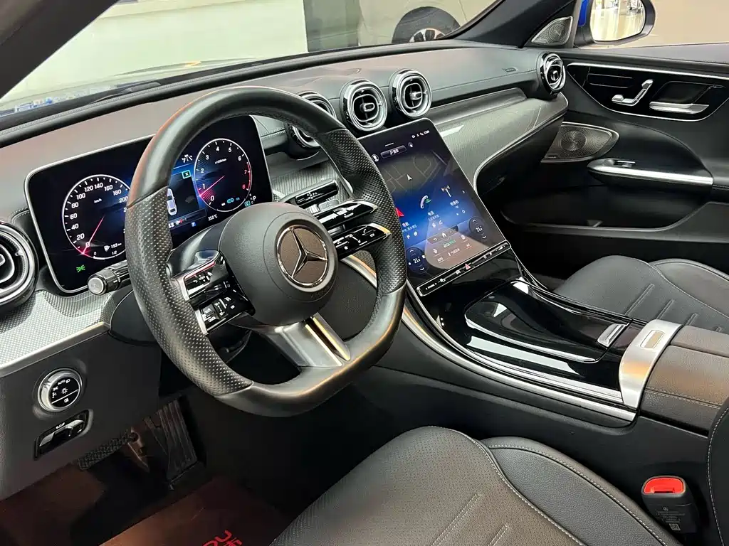Mercedes-Benz C-Class — миниатюра 8