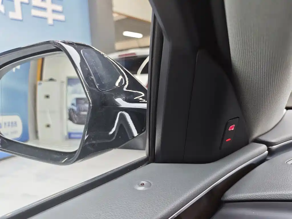 Audi A6L — миниатюра 12