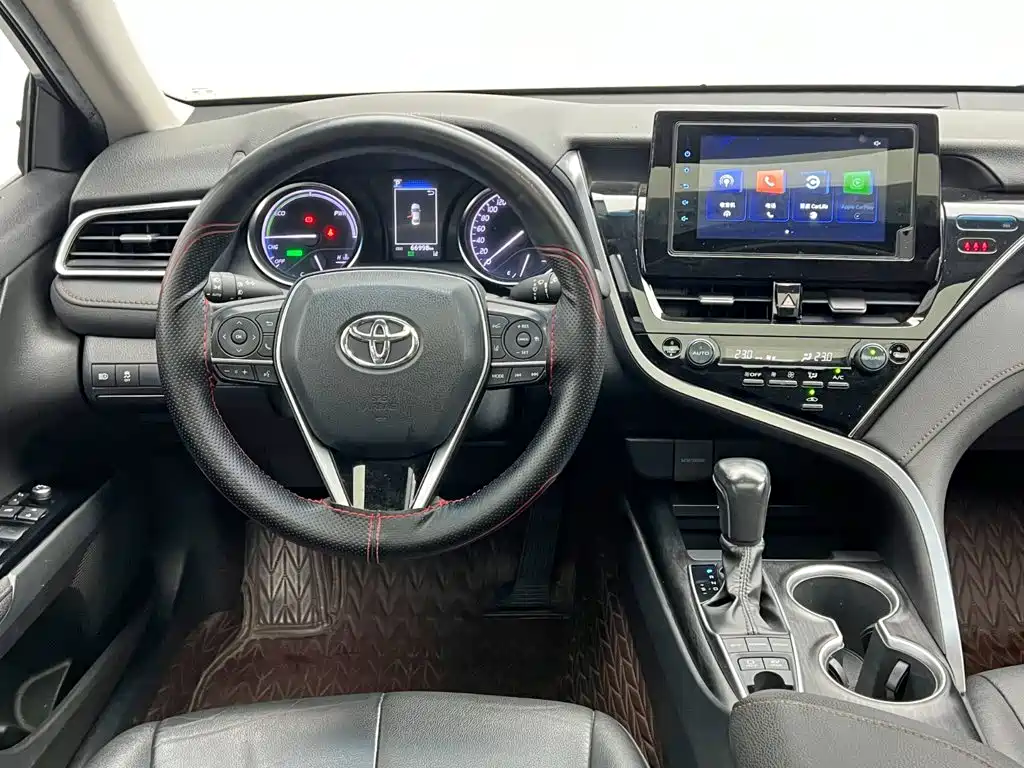 Toyota Camry — миниатюра 19