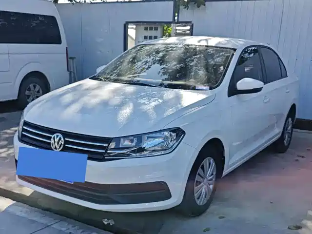 VOLKSWAGEN SANTANA 2021