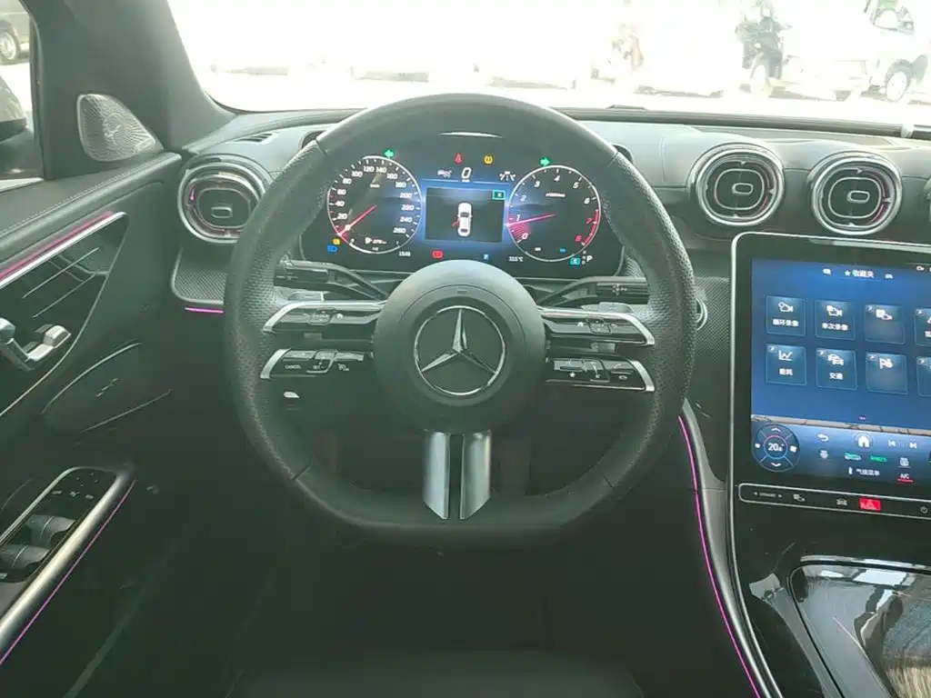 Mercedes-Benz C-Class — миниатюра 11