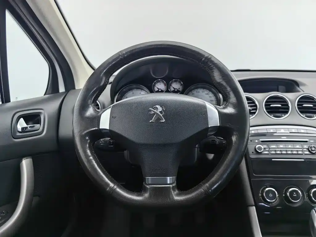 Peugeot 408 — миниатюра 11