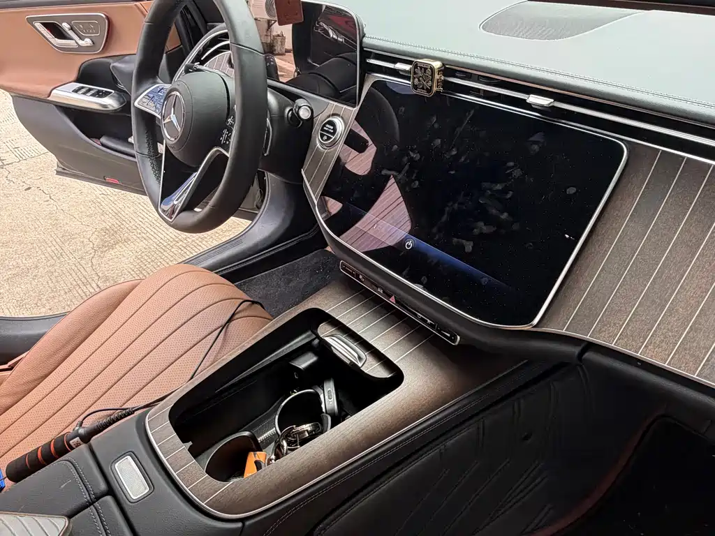 Mercedes-Benz E-Class — миниатюра 10