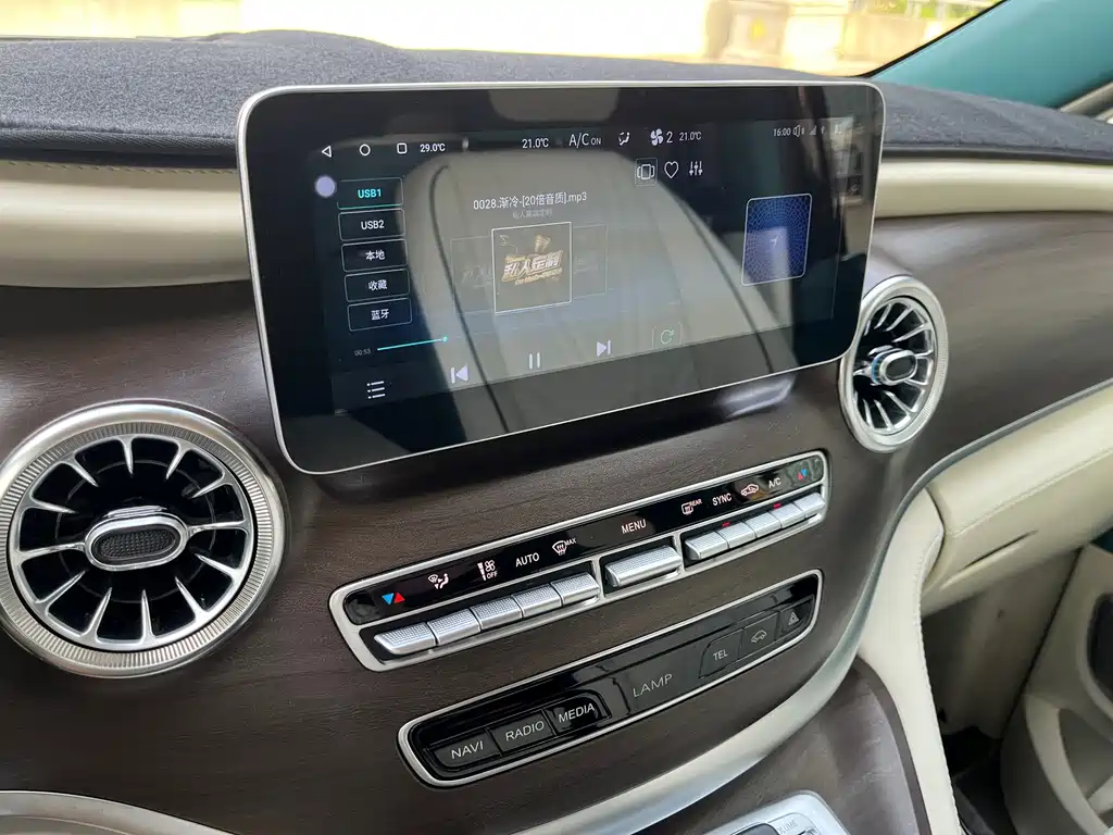 Mercedes-Benz Vito — миниатюра 17