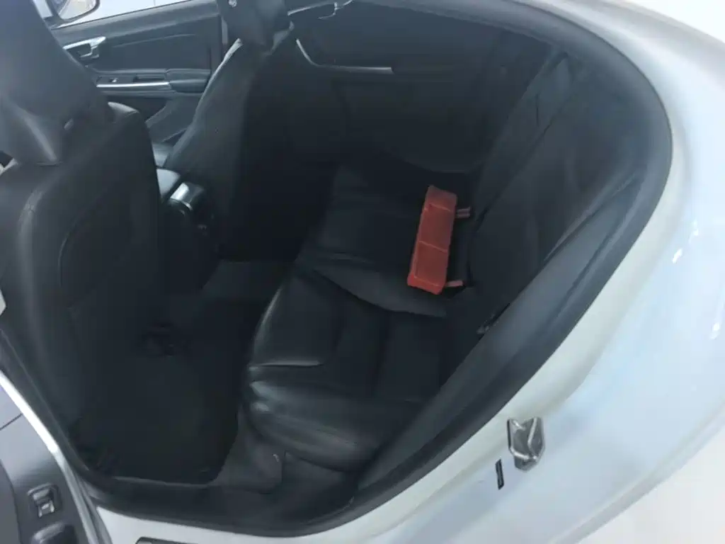 Volvo S60 — миниатюра 17