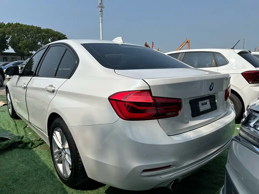 BMW 3 Series — миниатюра 15