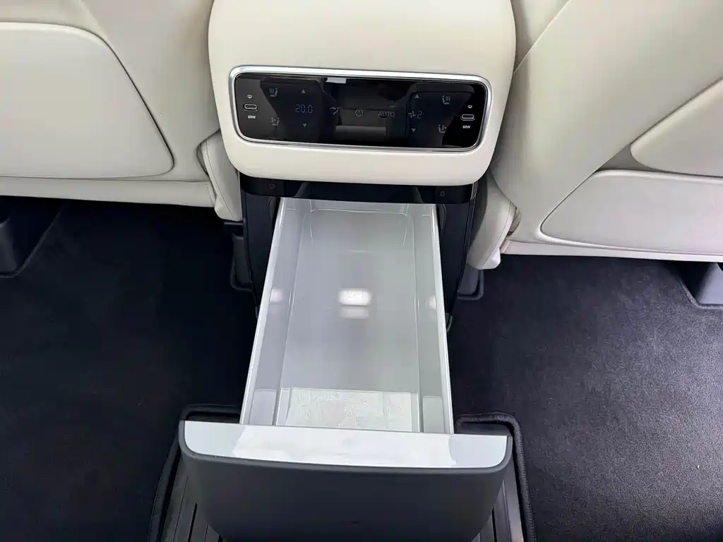 Li Auto Li MEGA — миниатюра 14