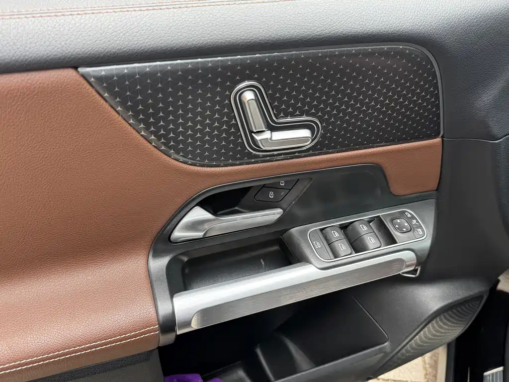 Mercedes-Benz GLB 2024 GLB 220