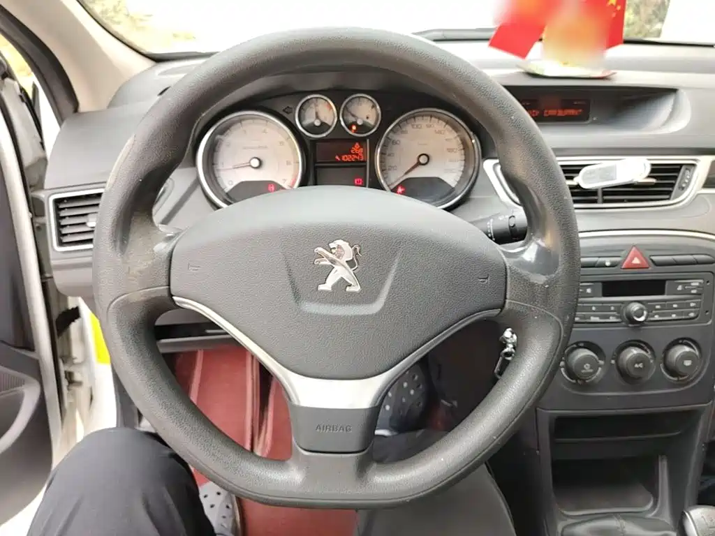 Peugeot 308 — миниатюра 11