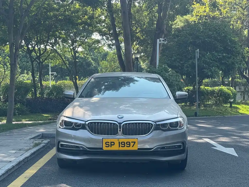BMW 5 Series — миниатюра 2