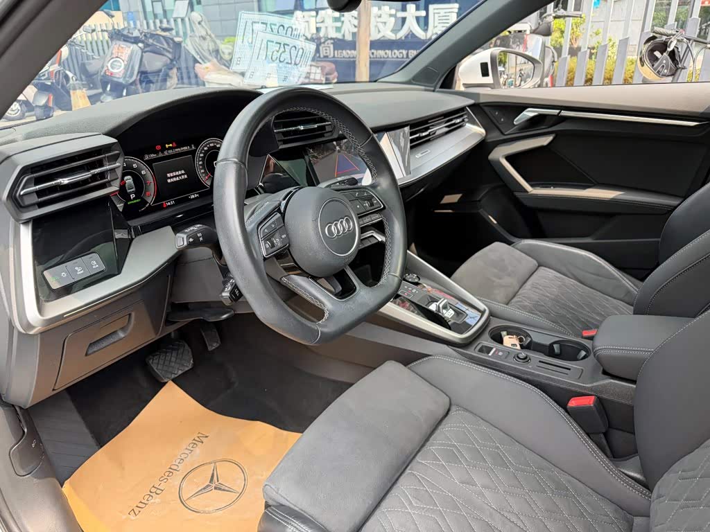 Audi A3 1.4 л 2023 г. Белый, пробег 44000 км