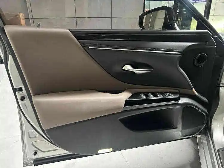 Lexus ES 2022 200