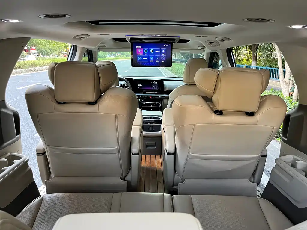 Kia Carnival — миниатюра 8