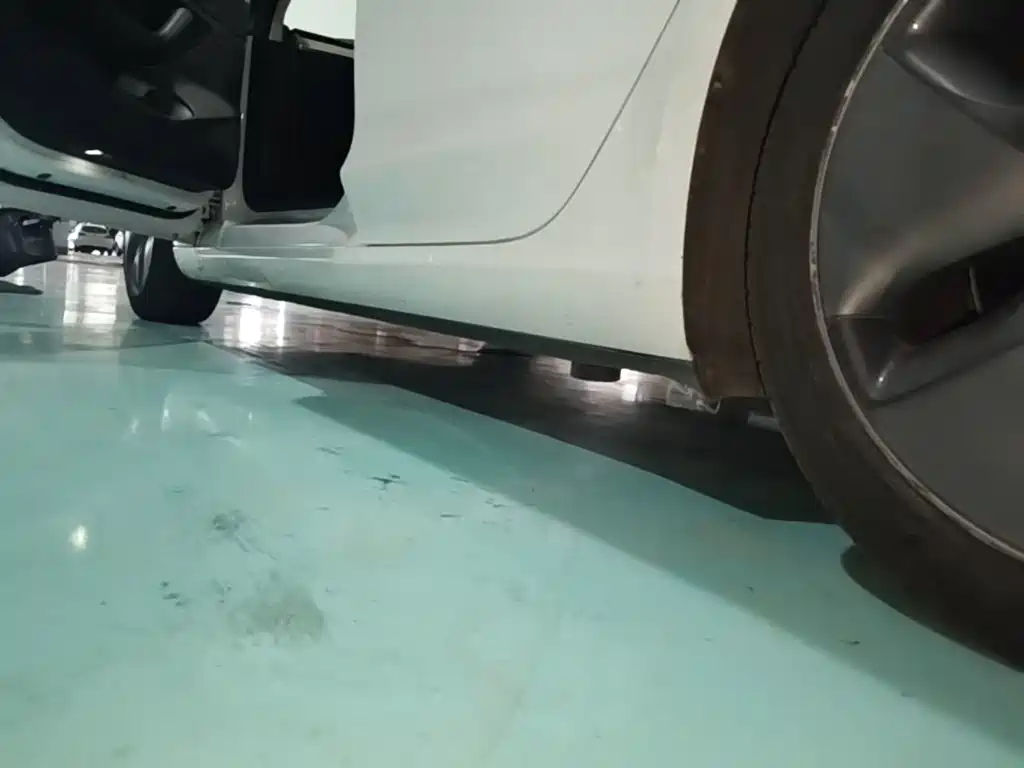 Tesla Model 3 — миниатюра 22