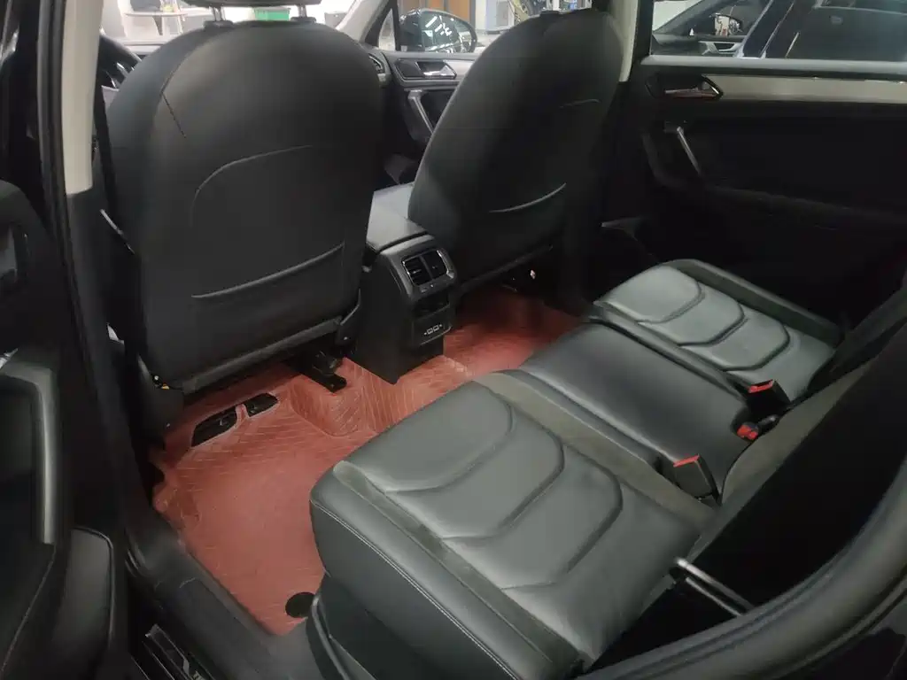 Volkswagen Tiguan L L 2019 330TSI AT Comfort VI