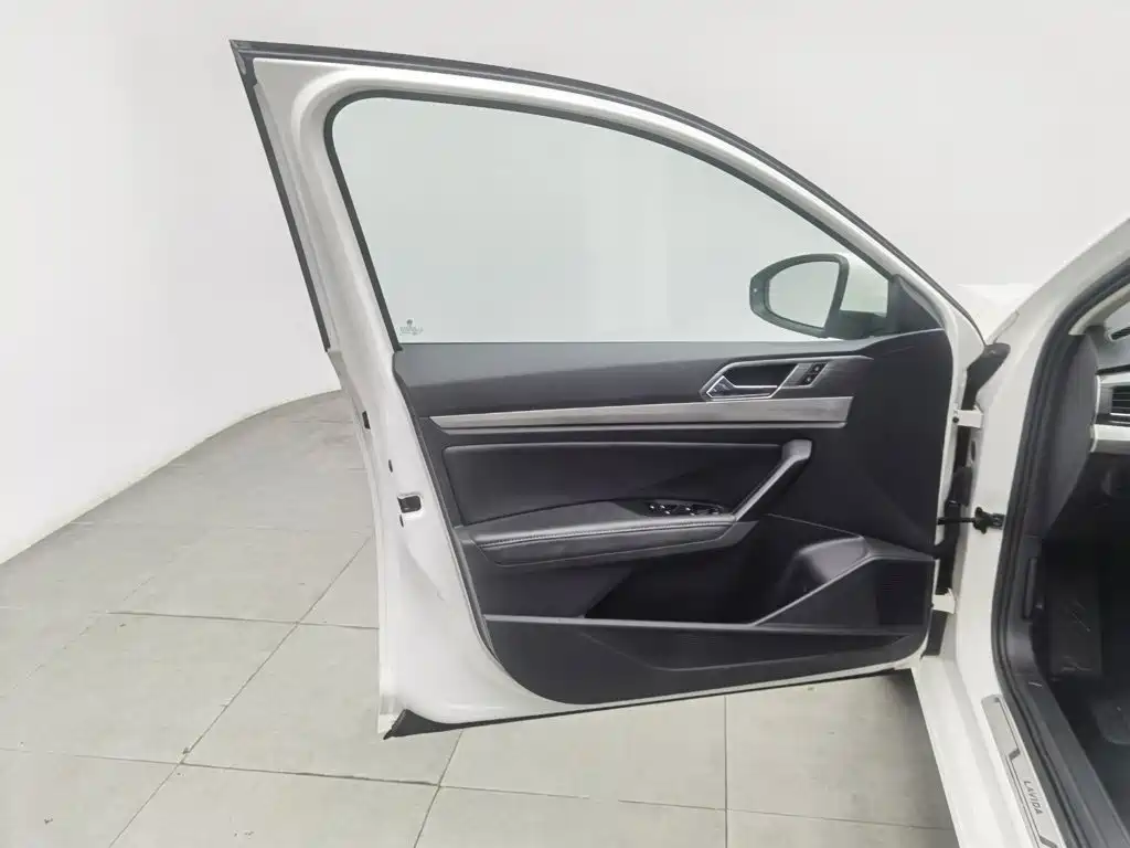 Volkswagen Lavida — миниатюра 8