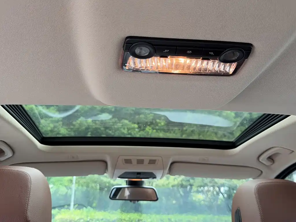 BMW 5 Series — миниатюра 20